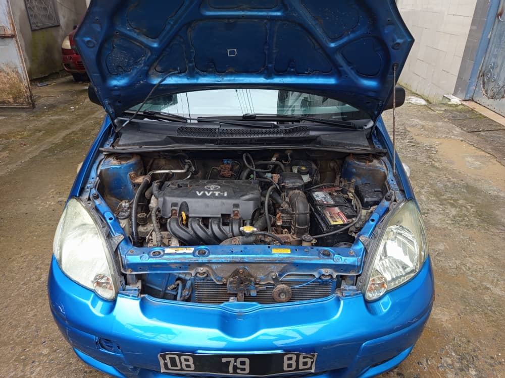 
								Yaris 2005 automatic full									