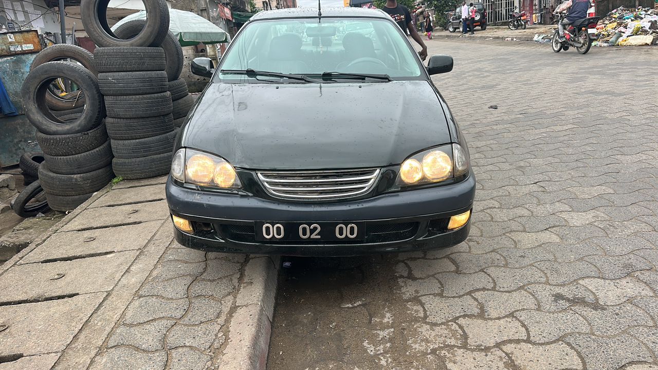 
								Toyota Avensis Berlin 2002 full									