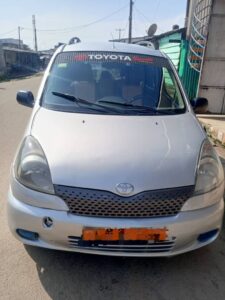 Yaris verso 2004